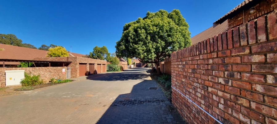 3 Bedroom Property for Sale in Langenhovenpark Free State